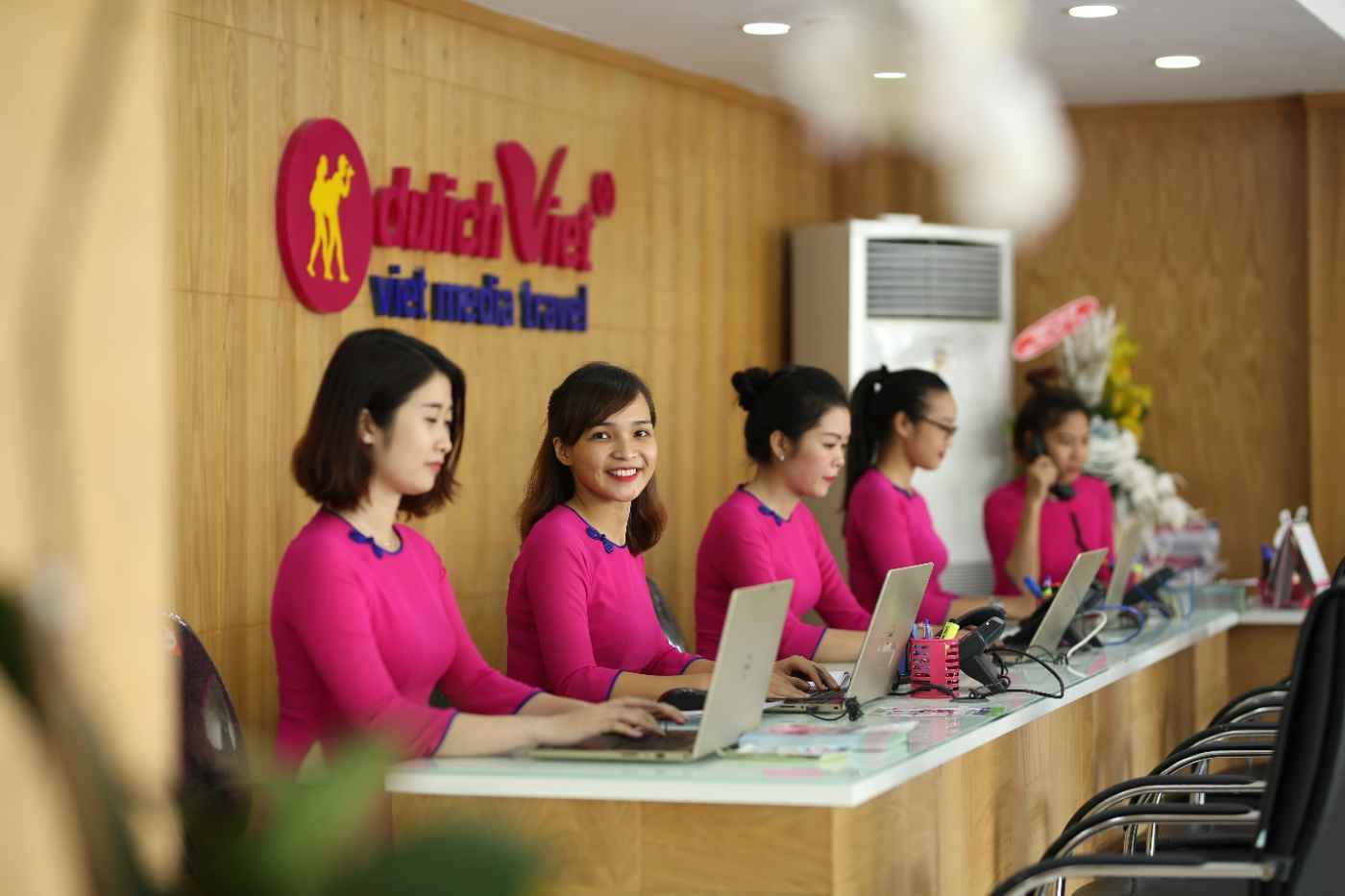 cty du lịch việt - Hình 1