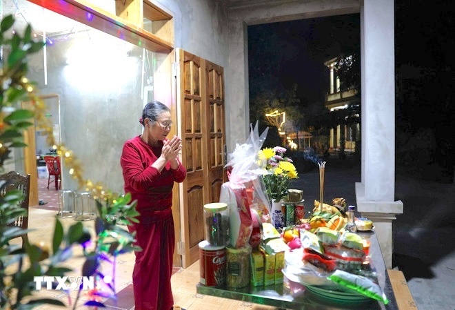 cúng giao thừa ngoài trời - Hình 2
