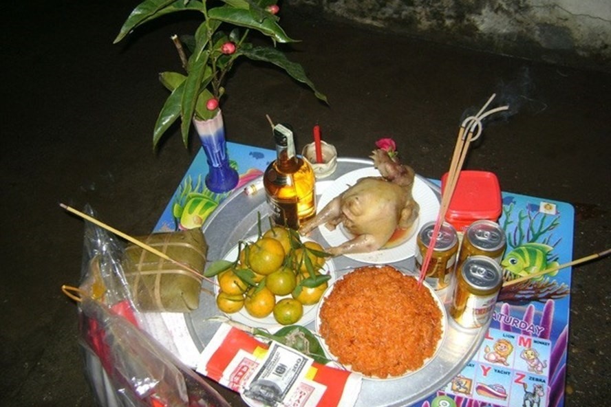 cúng giao thừa ngoài trời - Hình 1