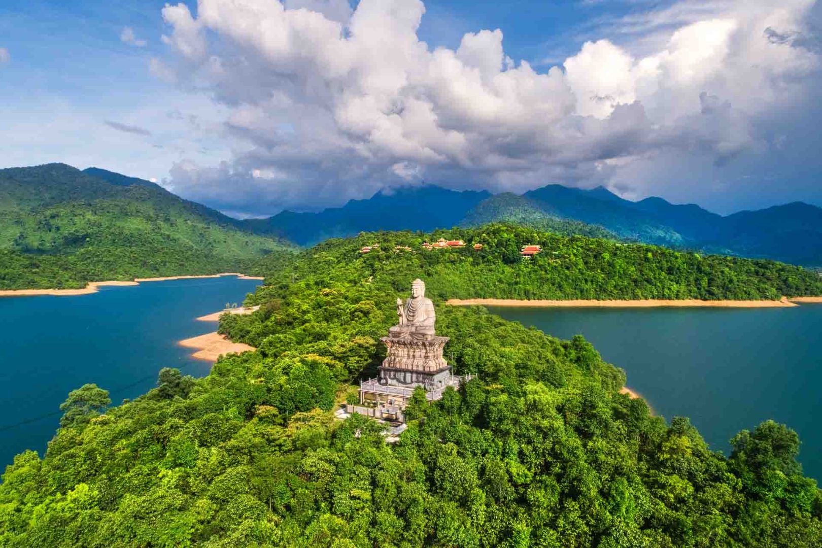 du lịch bạch mã - Hình 3