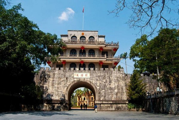 du lịch bằng tường - Hình 3