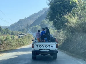 du lịch lào tự túc bằng ô to
