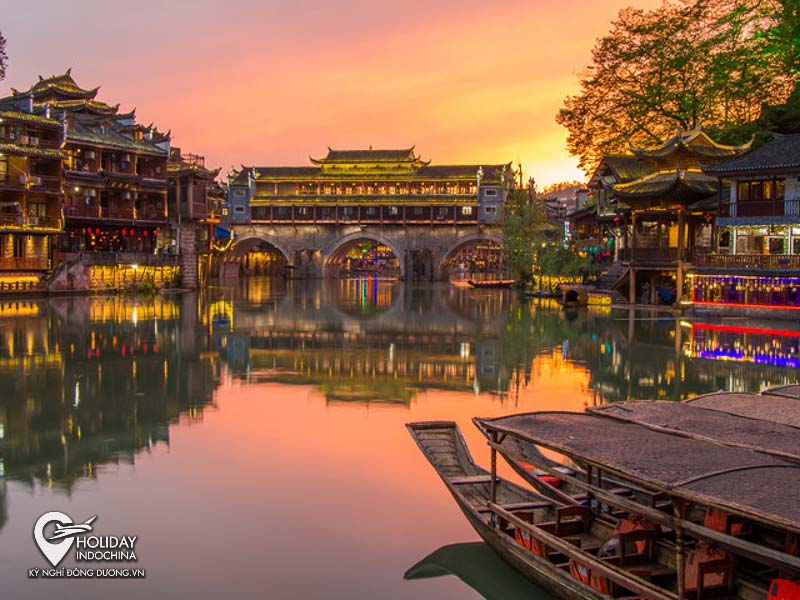 du lịch phượng hoàng cổ trấn từ hà nội - Hình 2