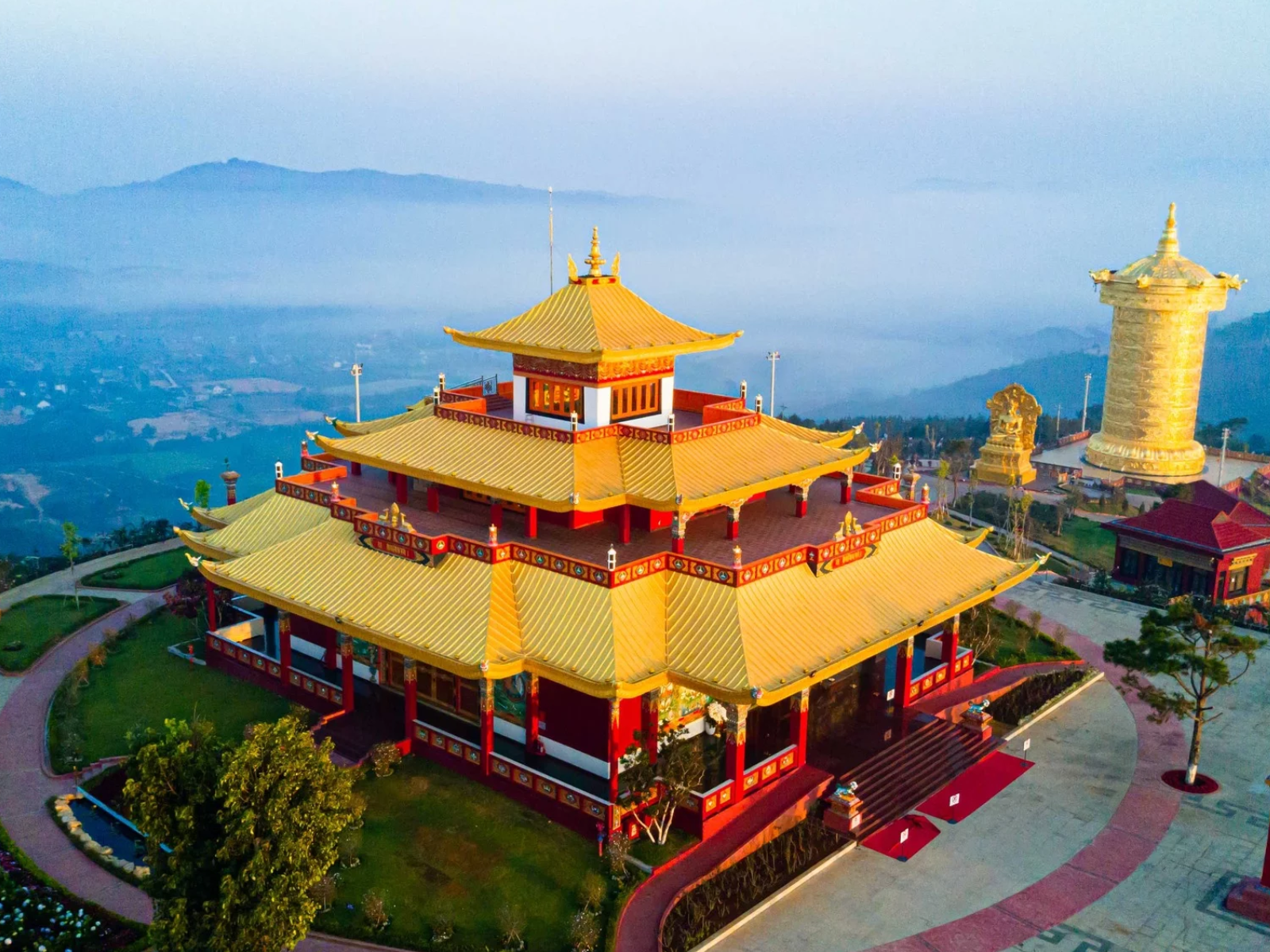 du lịch tâm linh - Hình 1