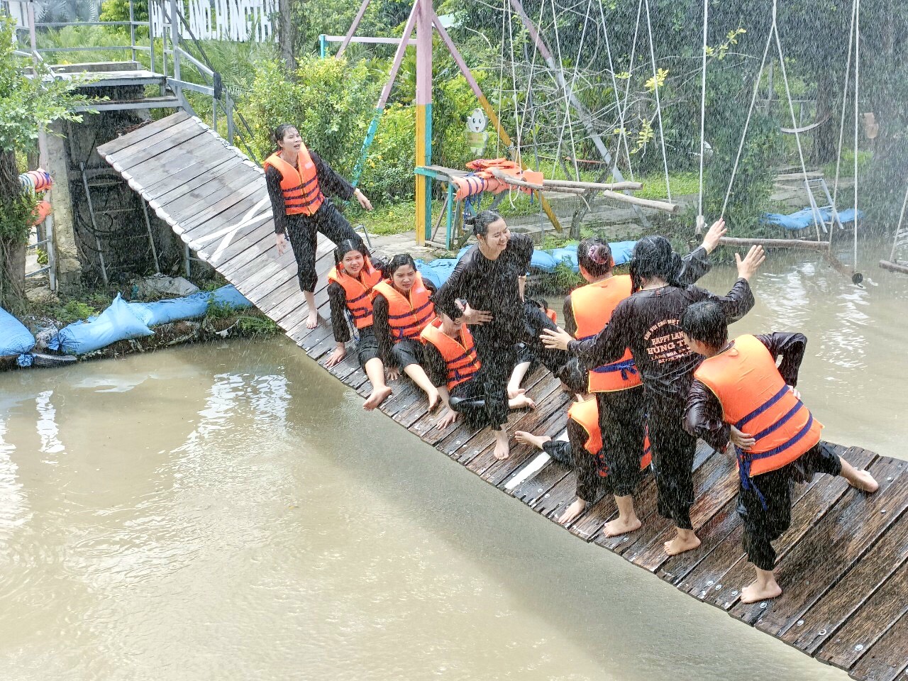 happy land hùng thy khu vui chơi miệt vườn - Hình 1
