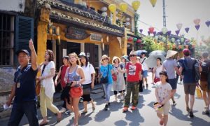 khách du lịch là gì