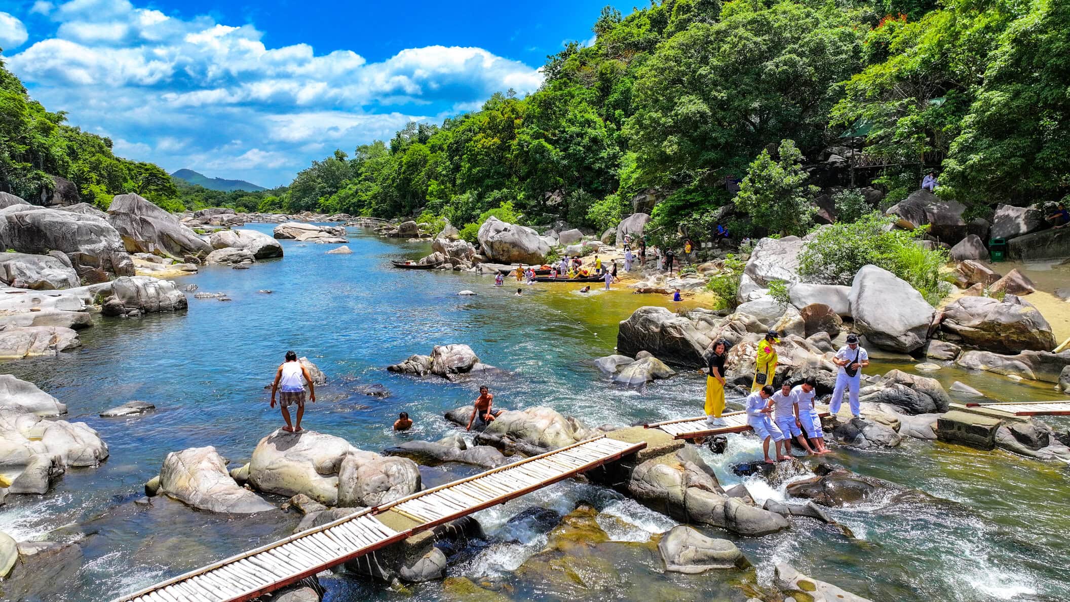 khu du lịch hầm hô - Hình 4