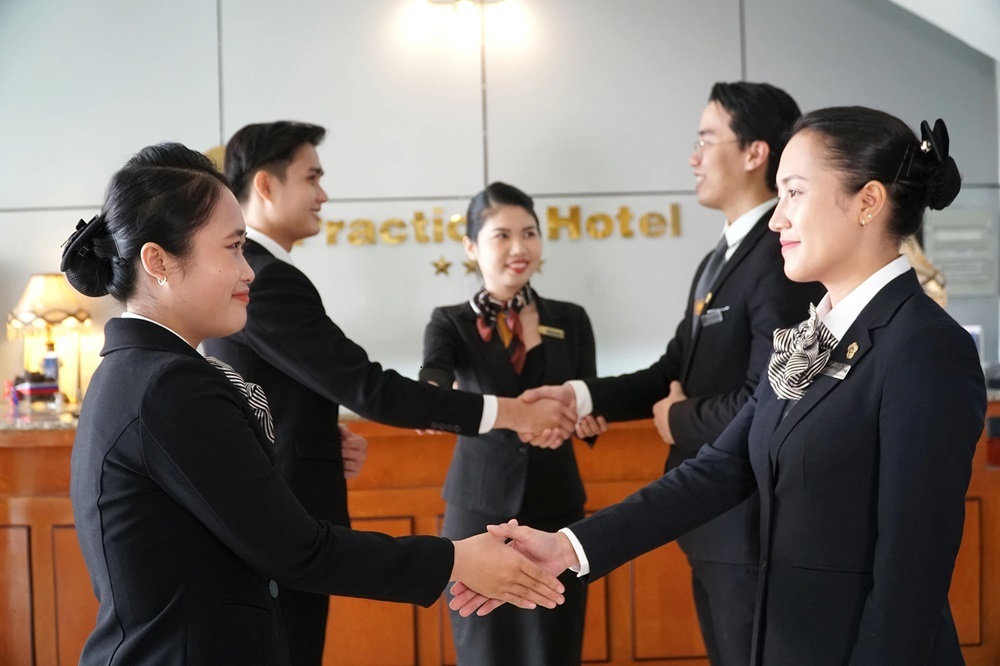 ngành du lịch và khách sạn - Hình 2
