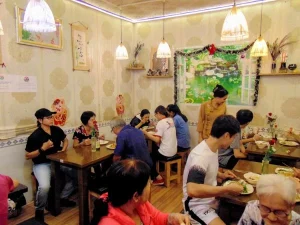 quán buffet chay tùy tâm giữa lòng sài gòn
