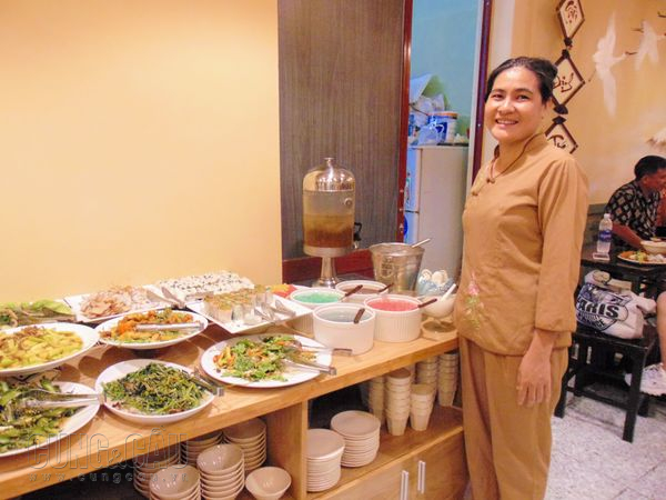 quán buffet chay tùy tâm giữa lòng sài gòn - Hình 4