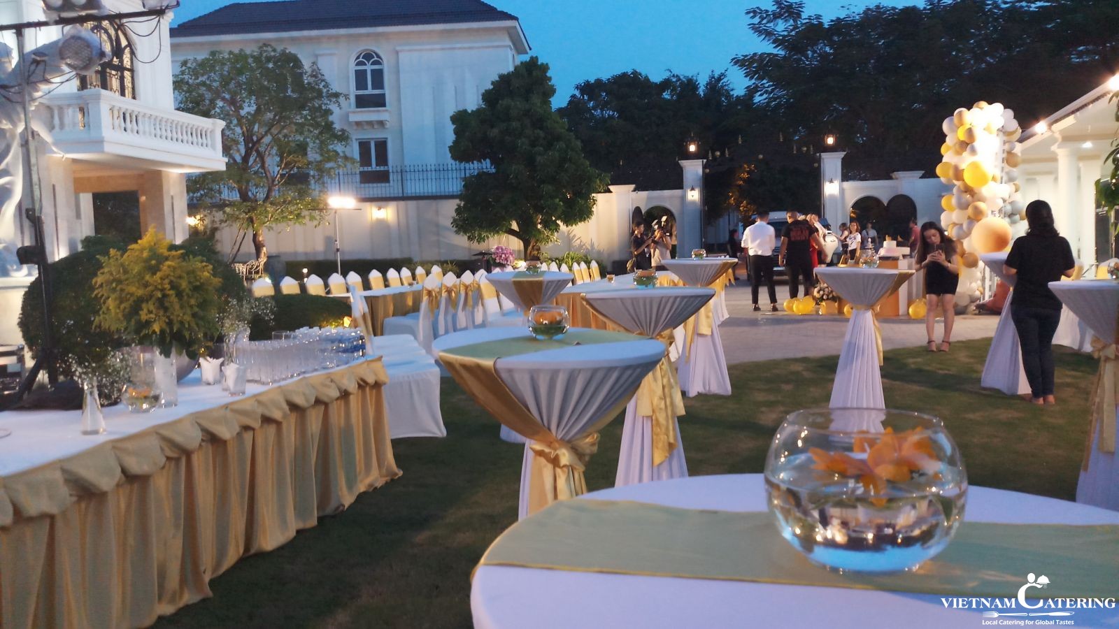 quán buffet tất niên - Hình 1