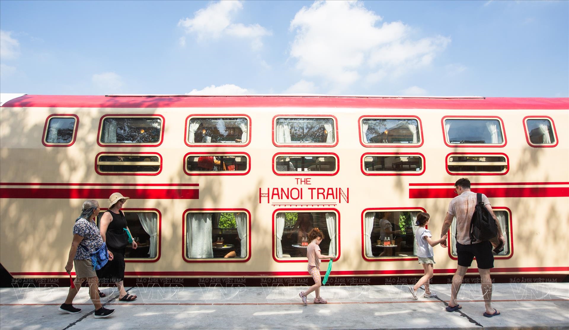 tàu du lịch 5 cửa ô - Hình 4