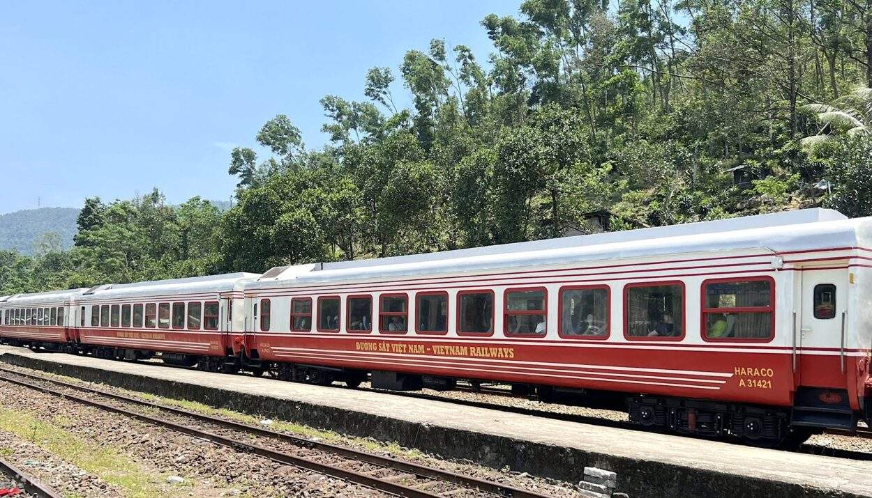 tàu du lịch hà nội hải phòng - Hình 2