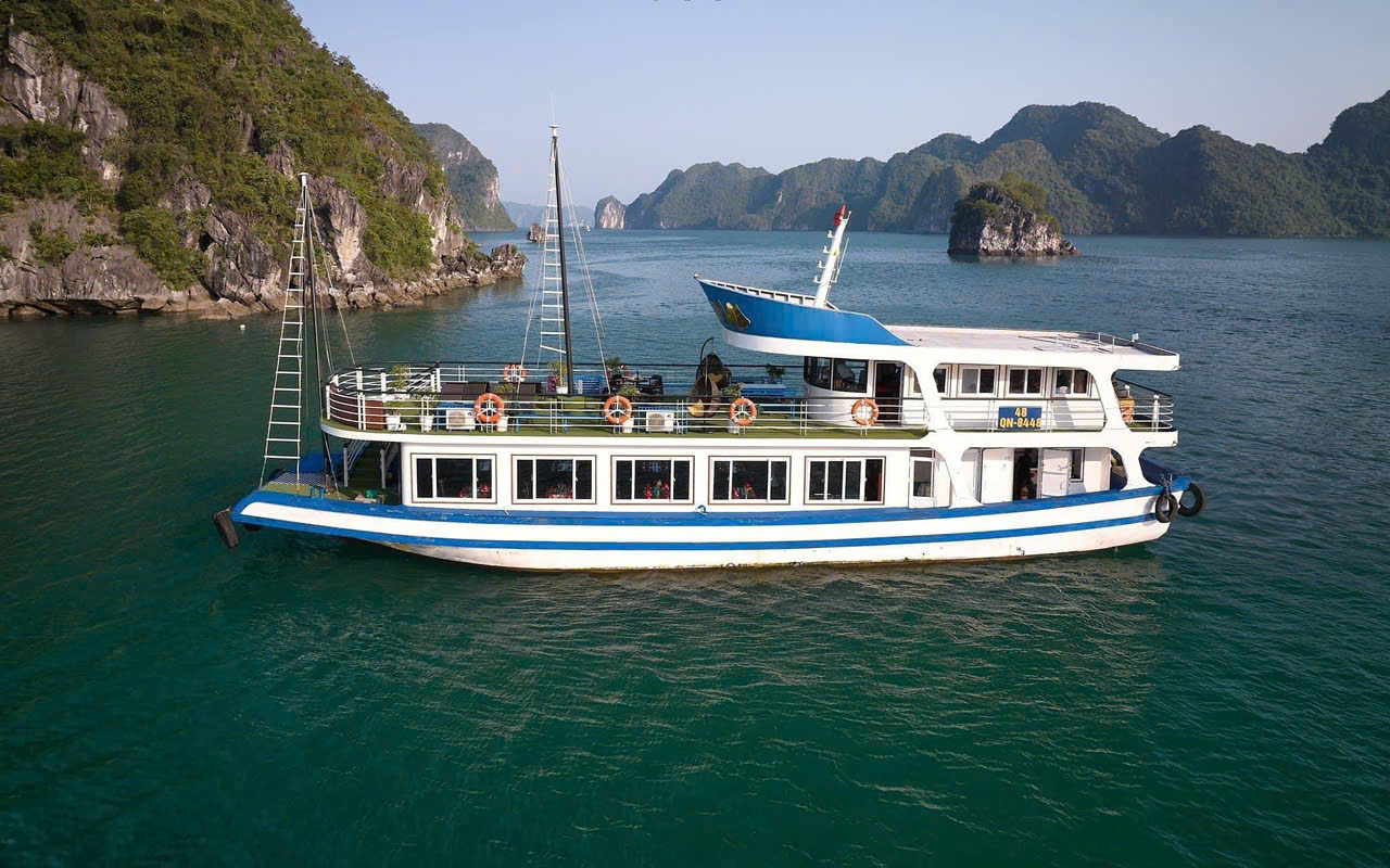 tàu du lịch vịnh xanh - Hình 3