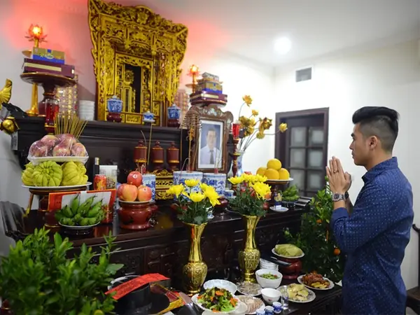 thắp hương thờ cúng tổ tiên được gọi là - Hình 1