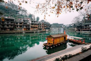tour du lịch phượng hoàng cổ trấn