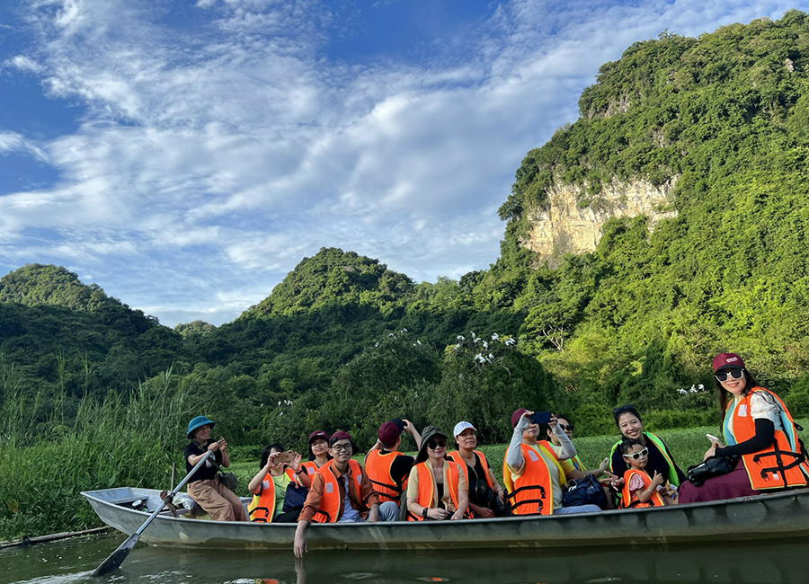 tour du lịch tràng an - Hình 3