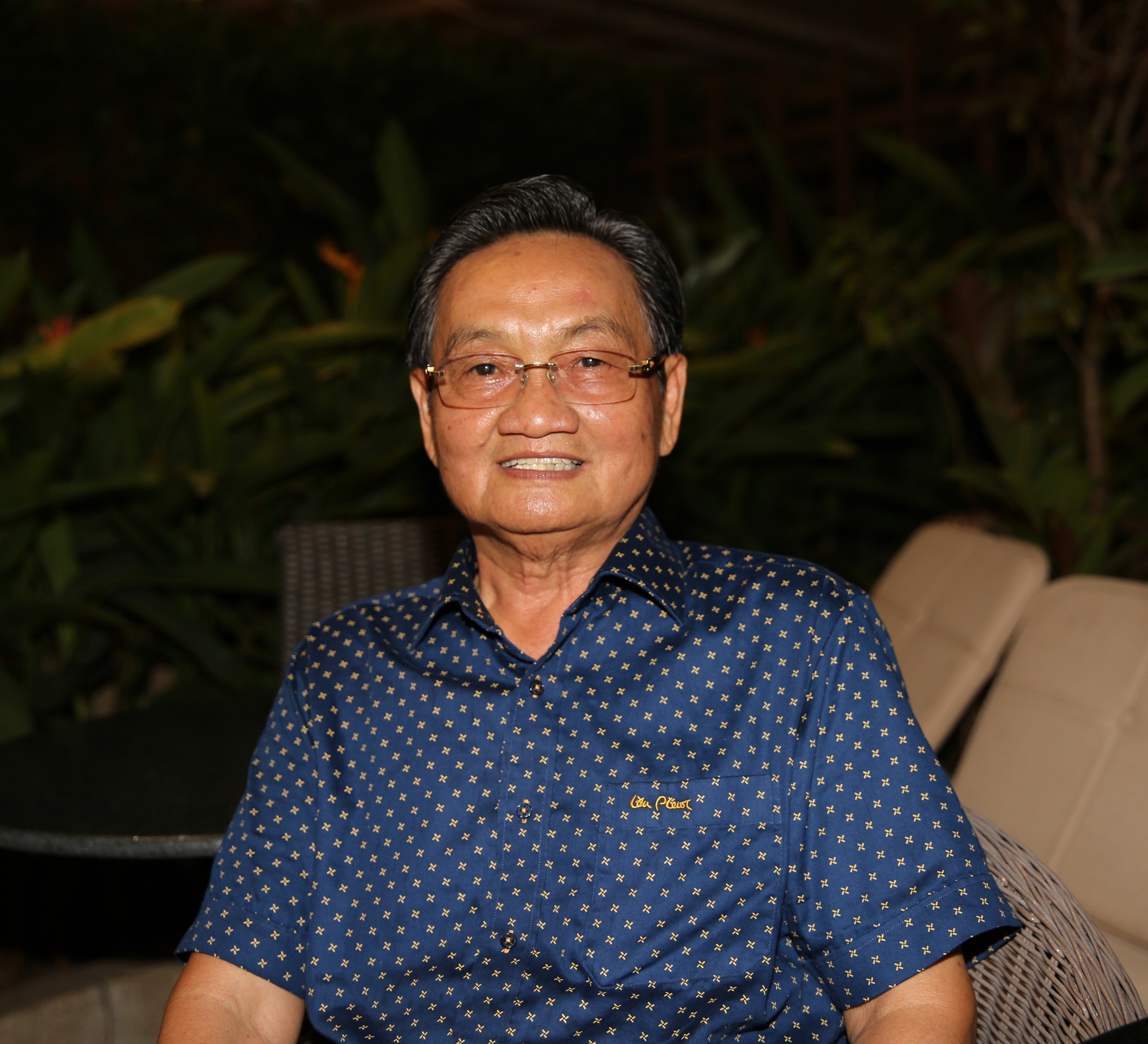 trần du lịch - Hình 2