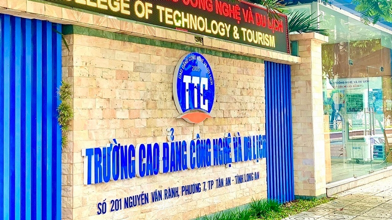 trường cao đẳng công nghệ và du lịch long an - Hình 1