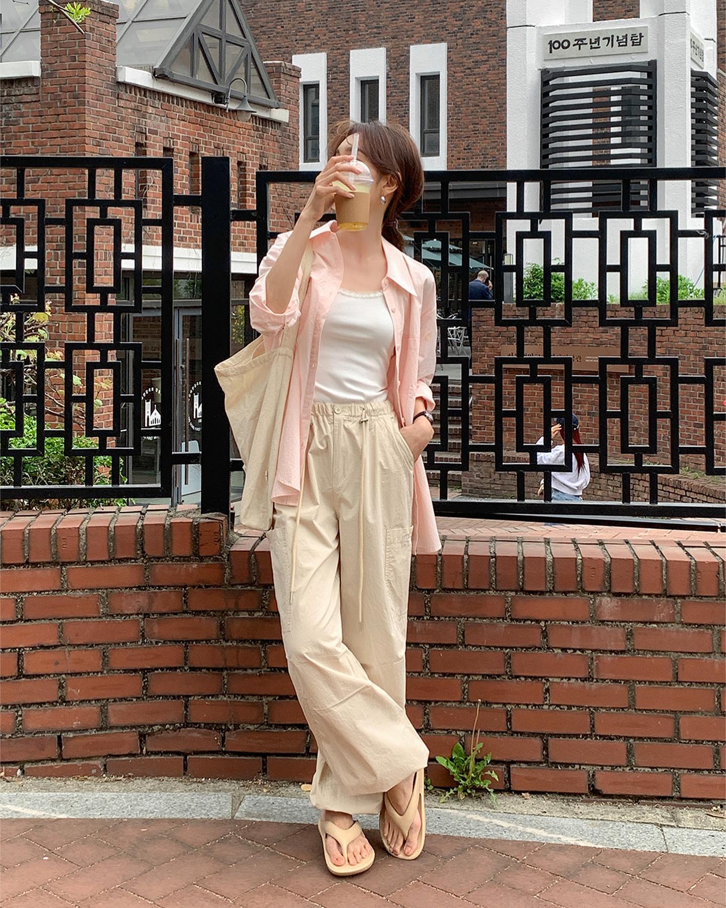 u40 mặc gì khi đi du lịch - Hình 2