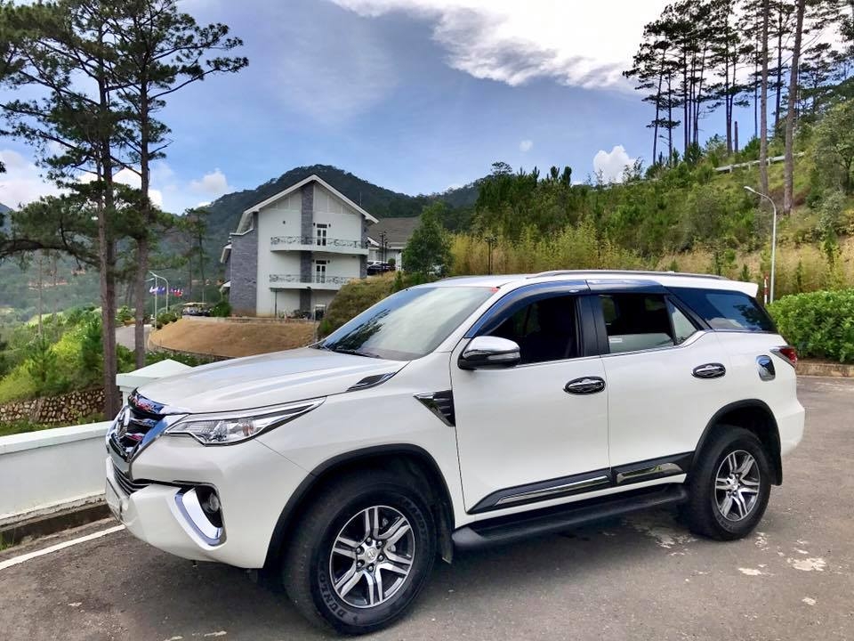 xe du lịch 7 chỗ - Hình 4