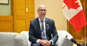 ăn cắp trúng ngay tổng đại sứ quán canada