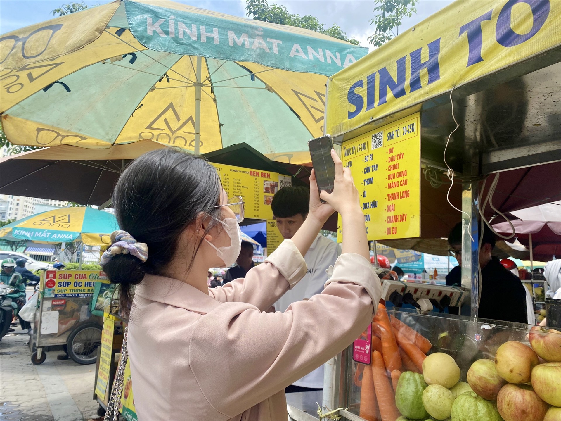 ăn quán hàng rong quẹt mã vạch thanh toán - Hình 2