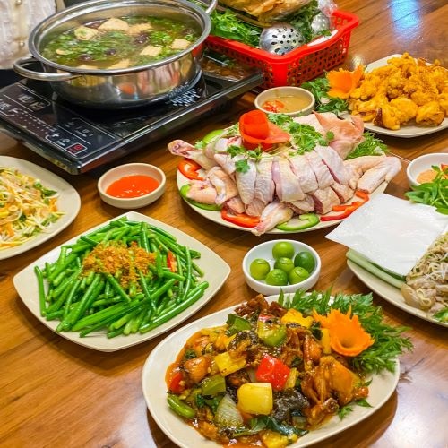 ăn trưa khu quán thánh - Hình 3