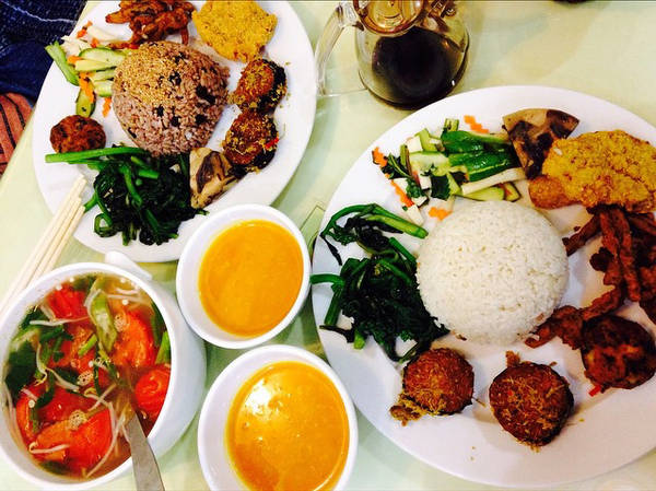 ăn trưa khu quán thánh - Hình 5