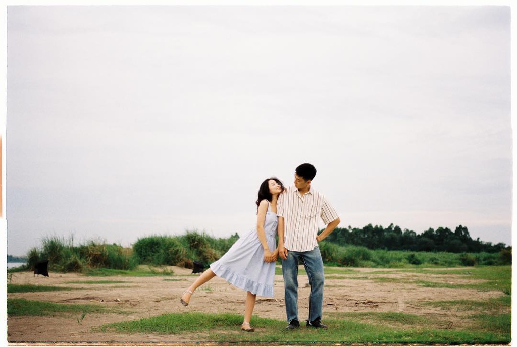 cách chụp ảnh đôi đẹp khi đi du lịch - Hình 1