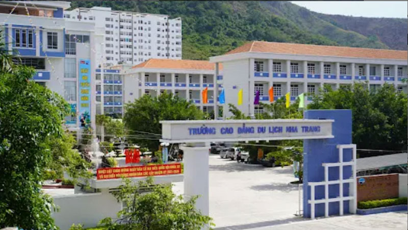 cao đẳng du lịch nha trang điểm chuẩn - Hình 3