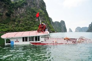 chìm tàu du lịch
