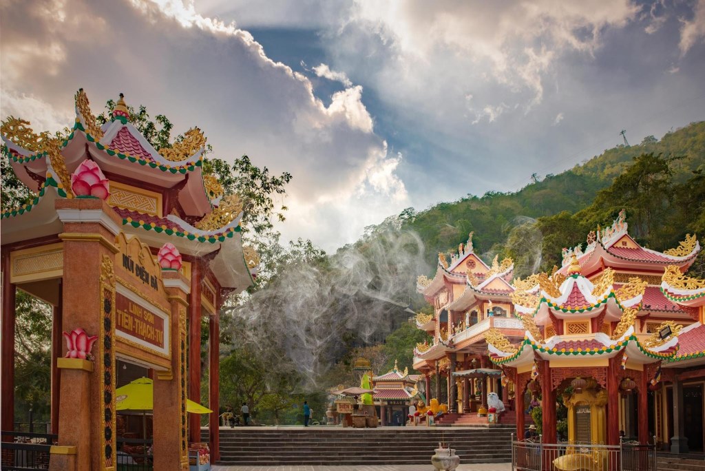 công ty du lịch núi bà đen từ sài gòn - Hình 2