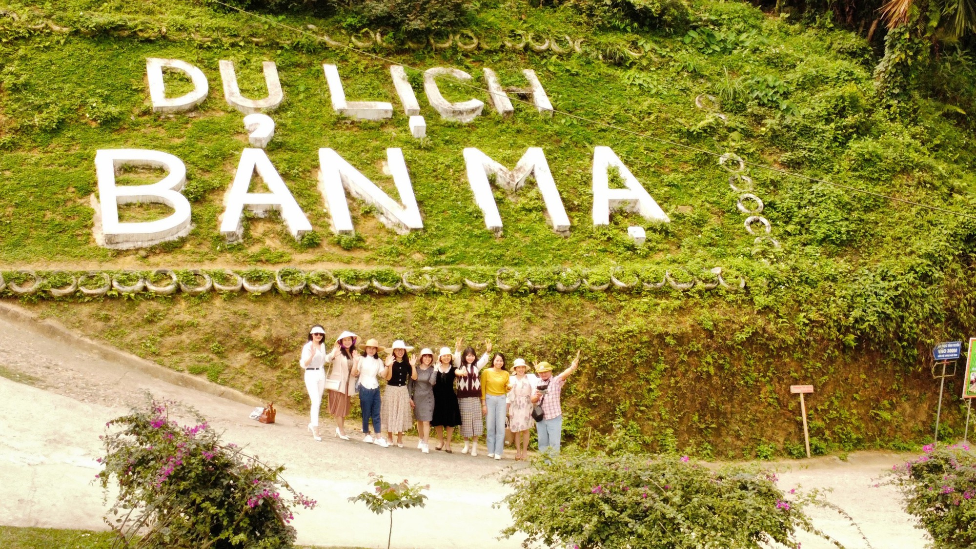 du lịch bản mạ - Hình 2