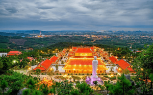 du lịch chùa ba vàng