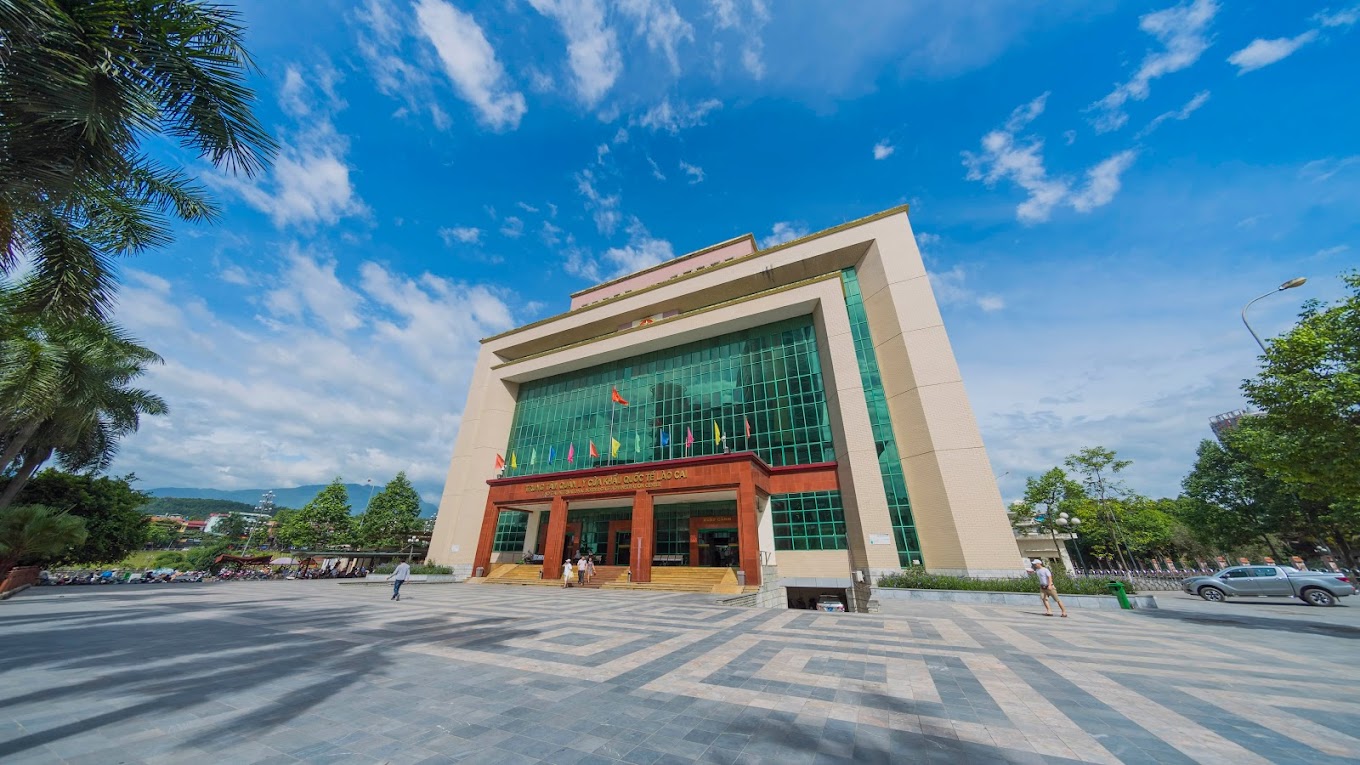 du lịch cửa khẩu lào cai - Hình 2