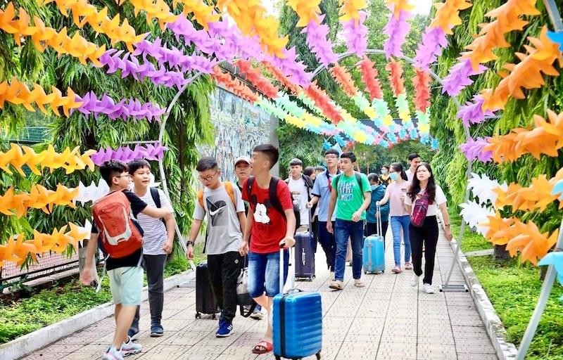 du lịch học đường - Hình 4