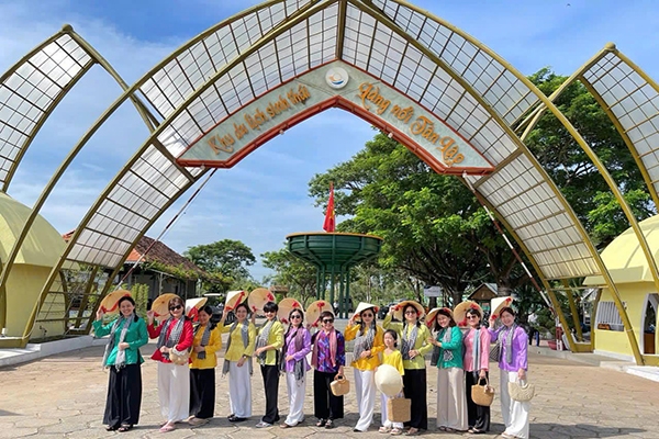 du lịch làng nổi tân lập - Hình 5
