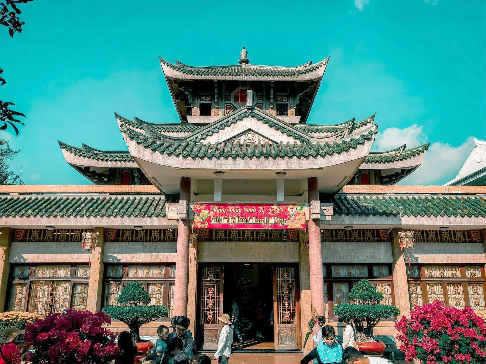 du lịch miếu bà chúa xứ - Hình 2