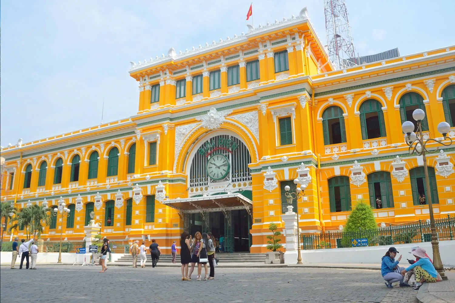 du lịch quận 1 - Hình 2
