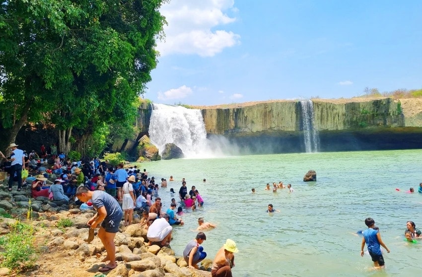 hoạt động du lịch ở tây nguyên hiện nay - Hình 2
