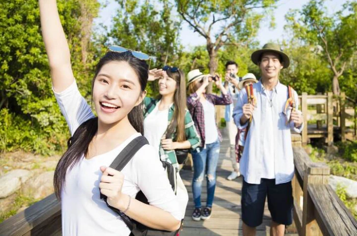 hướng dẫn viên du lịch bao nhiêu tiền - Hình 3