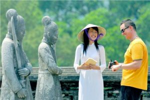 hướng dẫn viên du lịch nha trang