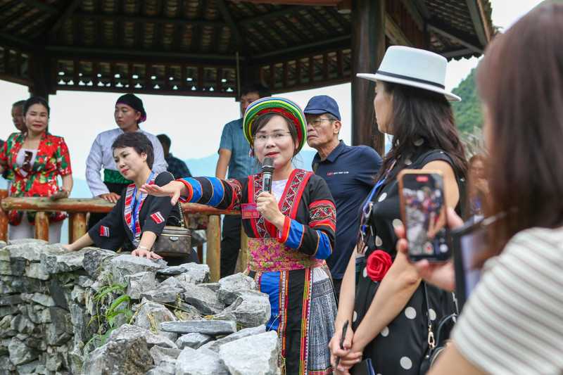 hướng dẫn viên du lịch sapa - Hình 1