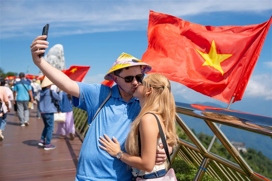 khách du lịch đà nẵng - Hình 5