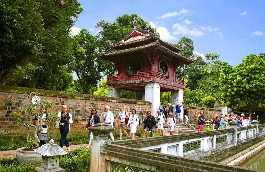 khách du lịch hà nội - Hình 1