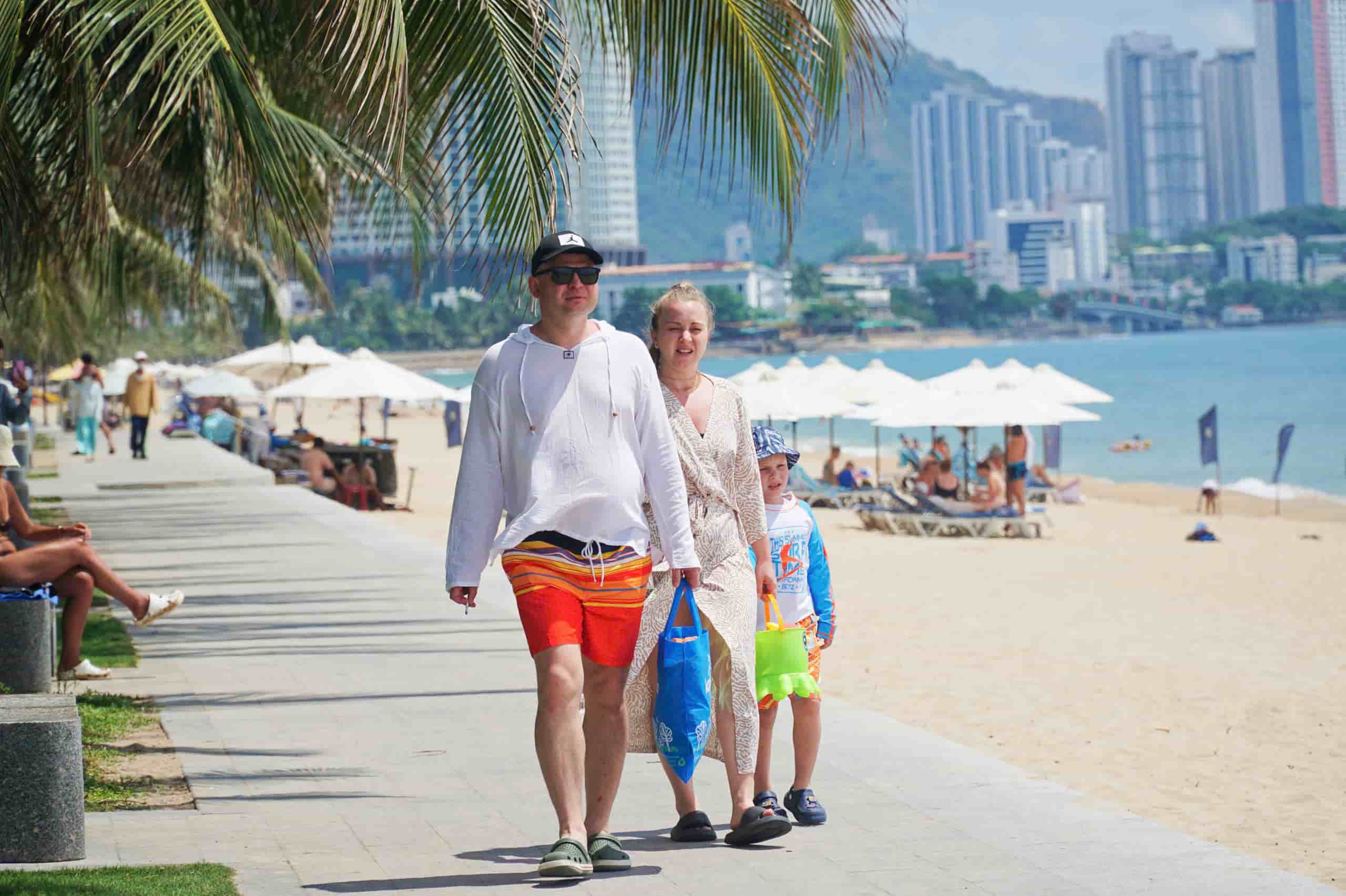 khách du lịch nha trang - Hình 3