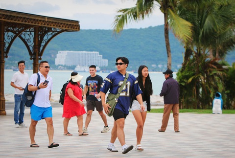 khách du lịch nha trang - Hình 1