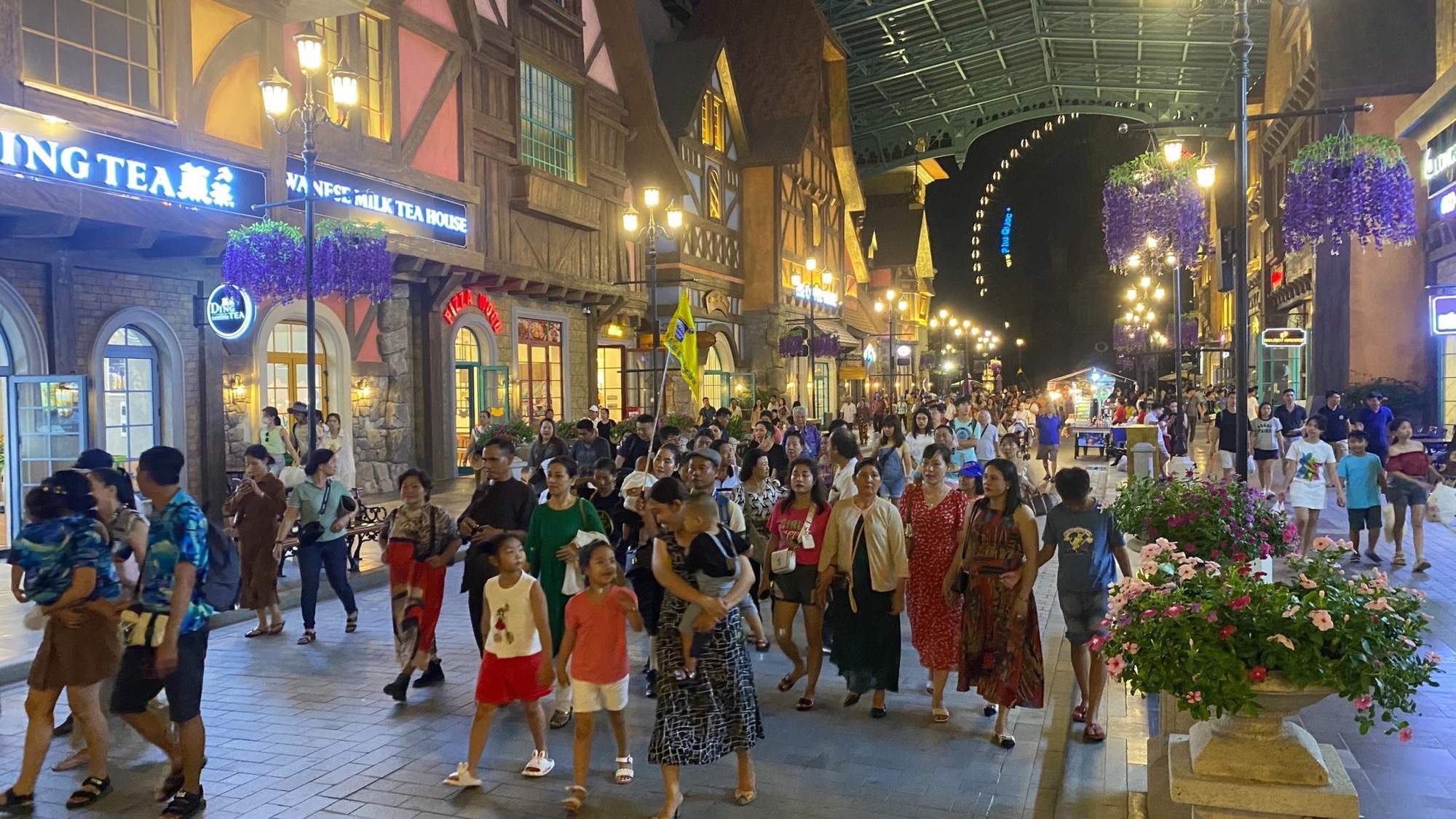 khách du lịch phú quốc - Hình 4