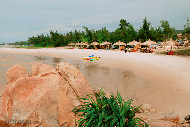 khu du lịch biển đá vàng kê gà - Hình 5